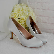 Load image into Gallery viewer, Silver Satin Round Toe Court Shoes Size UK6/US8.5