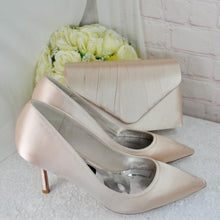 Load image into Gallery viewer, Champagne Satin Bridal Set: Handmade Heels, Clutch & Fascinator