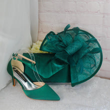 Load image into Gallery viewer, Emerald Green Satin Bridal Set: Handmade Heels, Clutch & Fascinator