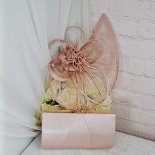 Load image into Gallery viewer, Nude Satin Bridal Set: Block Heel Shoes, Clutch Bag & Sinamay Fascinator