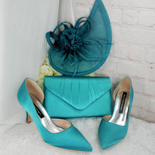 Load image into Gallery viewer, Teal Satin Bridal Set: Handmade Low Heels, Clutch Bag, Fascinator