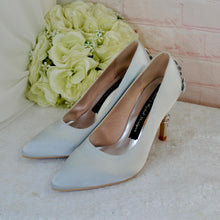 Load image into Gallery viewer, Silver Grey Satin Bridal Shoe Set: Handmade Heels, Clutch & Fascinator