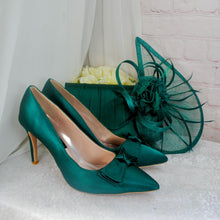 Load image into Gallery viewer, Emerald Green Bag and Fascinator Hat, Matching Bridal Set Hatinator Purse for Wedding Guest Mother of the Bride Groom