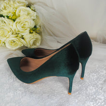 Load image into Gallery viewer, Emerald Green Velvet Heels