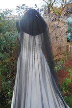 Load image into Gallery viewer, 100cm Black Wedding Veil - Fingertip Length Sheer Tulle Veil With Silver Comb