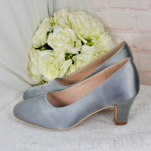 Load image into Gallery viewer, Pewter Dark Grey Satin Bridal Set: Block Heel Shoes, Clutch Bag & Sinamay Fascinator