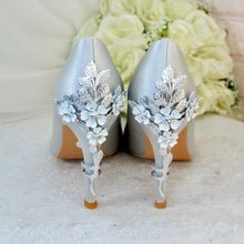 Load image into Gallery viewer, Silver Grey Satin Bridal Shoe Set: Handmade Heels, Clutch & Fascinator