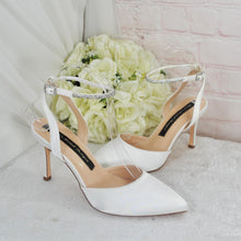 Load image into Gallery viewer, Ivory Satin Bridal Set: Slingback Heels, Clutch Bag, Sinamay Fascinator
