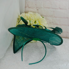 Load image into Gallery viewer, Emerald Green Satin Bridal Set: Handmade Heels, Clutch & Fascinator