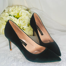 Load image into Gallery viewer, Emerald Green Velvet Heels