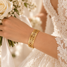 Load image into Gallery viewer, Celtic Witch Knot Bracelet – Stainless Steel Symbolic Bangle in Gold or Silver