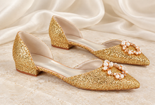 Load image into Gallery viewer, Champagne Gold Glitter Bridal Flats | Pointed Toe Wedding Shoes with Pearl & Crystal Detail
