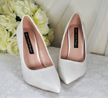 Load image into Gallery viewer, White Shimmer with Pearl Filigree Vine