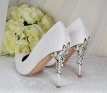 Load image into Gallery viewer, White Shimmer with Pearl Filigree Vine