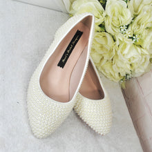 Load image into Gallery viewer, Pearl Flat Shoes