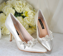 Load image into Gallery viewer, 3D Flower Shoe Clips