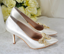 Load image into Gallery viewer, Satin Shoes with Pearl Bow Shoe Clip