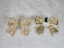 Load image into Gallery viewer, Pearl Bow Shoe Clips