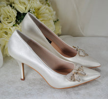 Load image into Gallery viewer, Satin Shoes with Bow Shoe Clip