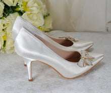 Load image into Gallery viewer, Satin Shoes with Bow Shoe Clip
