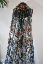 Load image into Gallery viewer, Black Autumn Flower Floral Veil