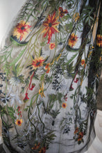 Load image into Gallery viewer, Black Autumn Flower Floral Veil