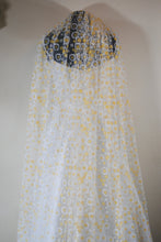 Load image into Gallery viewer, Sunflower Wedding Veil