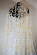 Load image into Gallery viewer, Sunflower Wedding Veil