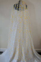 Load image into Gallery viewer, Sunflower Wedding Veil