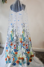 Load image into Gallery viewer, Embroidered Floral Wedding Veil