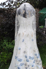 Load image into Gallery viewer, Lotus Flower Floral Veil