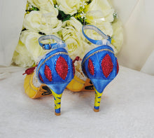 Load image into Gallery viewer, Snow White