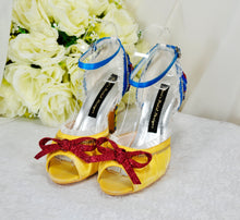 Load image into Gallery viewer, Snow White