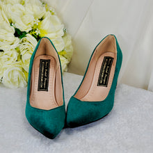 Load image into Gallery viewer, Velvet Block Heels