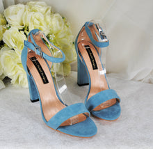 Load image into Gallery viewer, Suede Block Heel Sandal