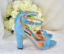 Load image into Gallery viewer, Suede Block Heel Sandal