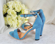 Load image into Gallery viewer, Suede Block Heel Sandal
