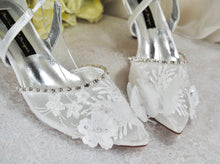 Load image into Gallery viewer, White Butterfly