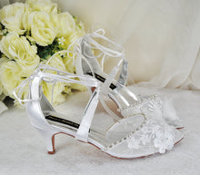 Load image into Gallery viewer, White Butterfly