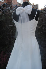 Load image into Gallery viewer, Sparkle Tulle Bridal Bow | Ivory White Champagne