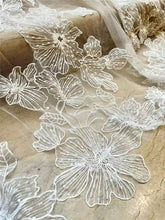Load image into Gallery viewer, Cathedral Morning Glory' embroidered vei