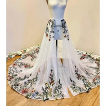 Load image into Gallery viewer, Autumn Wedding Dress Over Skirt / Train