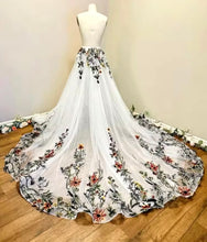 Load image into Gallery viewer, Autumn Wedding Dress Over Skirt / Train