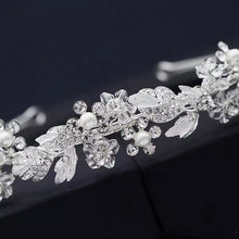 Load image into Gallery viewer, Simple Bridal Hairband