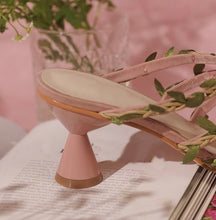 Load image into Gallery viewer, Vintage Rose - Sandals