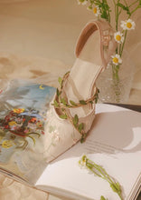 Load image into Gallery viewer, Vintage Blush Embroidered Heels