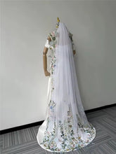 Load image into Gallery viewer, Bridal Veil with Embroidered Flowers and attached comb