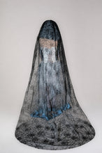 Load image into Gallery viewer, Black Spiderweb Veil