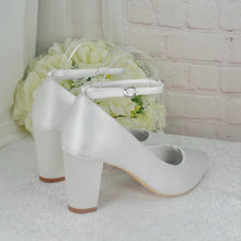Load image into Gallery viewer, Ivory Block Heel Pointed Toe Court Shoe - UK5 - Ready to Dispatch