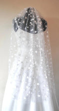 Load image into Gallery viewer, Light Ivory Celestial Star Wedding Veil – 100 cm – Sale